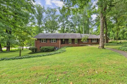 381 Keeler Woods Dr, Marietta, GA 30064-2044
