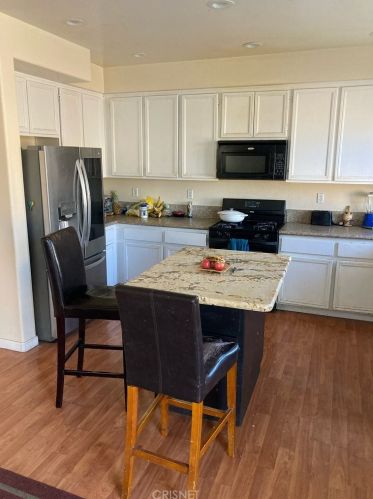 3061 Peaceful Way, Lancaster, CA 93535-6227