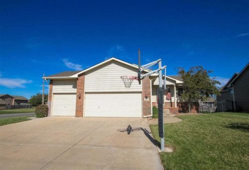 602 6th Ave, Cheney, KS 67025-9037