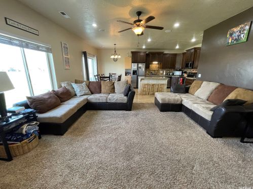 1909 Fox Trail Ln, Orem, UT 84058-2300