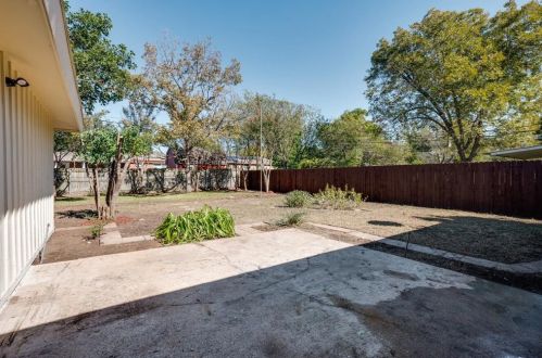 6701 Mike Dr, Fort Worth TX 76180-8522 exterior