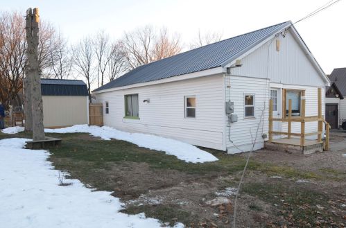 7 1st St, Unity, NH 03773-2100