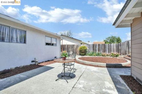 3562 Skylark Dr, Concord CA  94520-1515 exterior