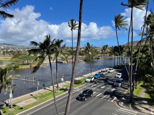 2547 Ala Wai Blvd, Honolulu HI  96815-3457 exterior