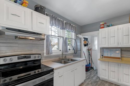 274 High St, Somersworth, NH 03878-1808