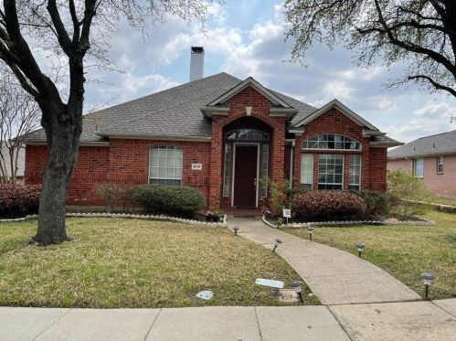 9518 Cliffside Dr, Irving TX  75063-5018 exterior
