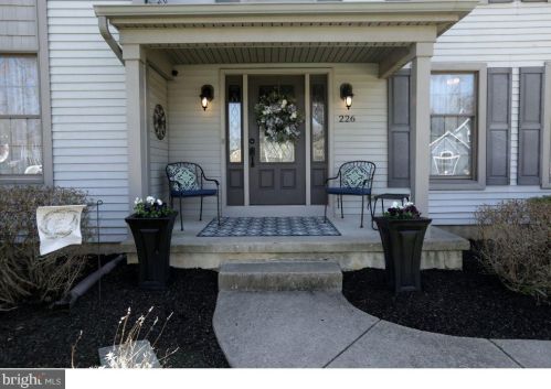 226 Amberfield Dr, Mount Laurel, NJ 08054-5126