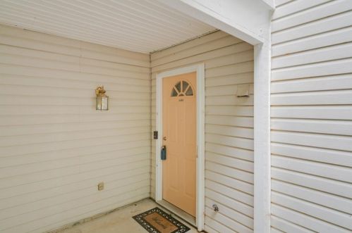 1258 Keys Lake Dr, Atlanta, GA 30319-4164