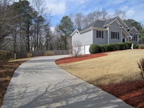 108 Sweetbriar Ct, Holly Springs, GA 30115-9171