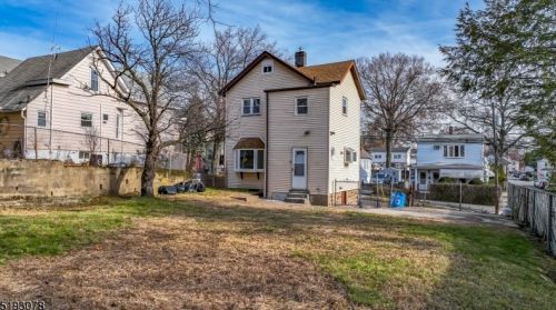 76 Passaic Ave, Paterson NJ  07506-1406 exterior