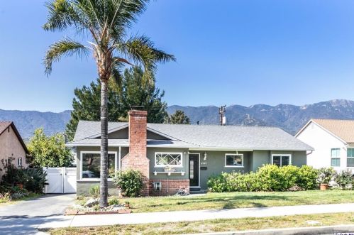 2920 Manhattan Ave, Glendale, CA 91214-3833