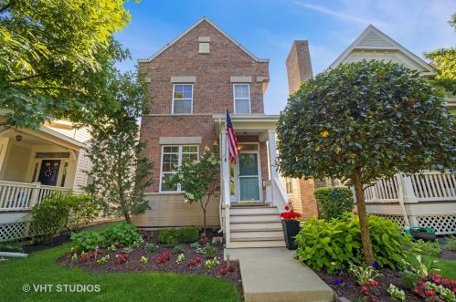 2206 Butterfly Ln, Glenview, IL 60026-8012