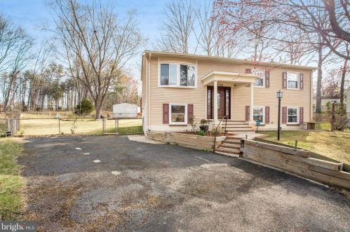 13703 Mahoney Dr, Woodbridge, VA 22193-4445