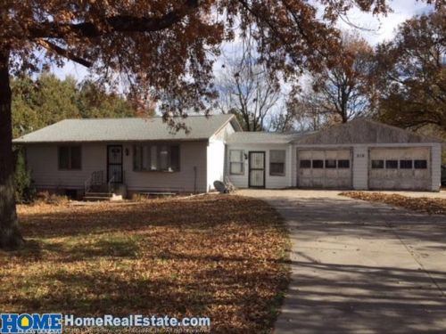 210 Monroe St, Bennet, NE 68317-2047
