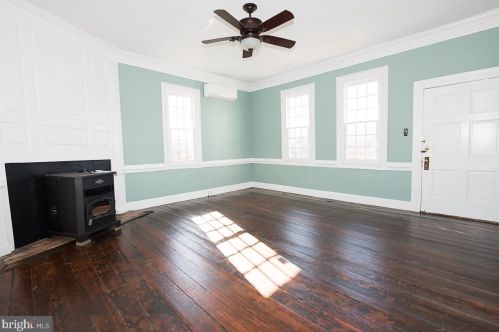 9400 Justice Ln, Delaplane, VA 20144-2204