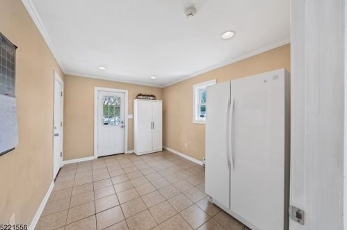 20 Lawrence Dr, Hackettstown NJ  07840-2510 exterior