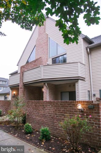 1211 Cherrington Dr, Harrisburg, PA 17110-9496