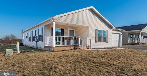 102 Glenridge Dr, Carlisle, PA 17015-8148