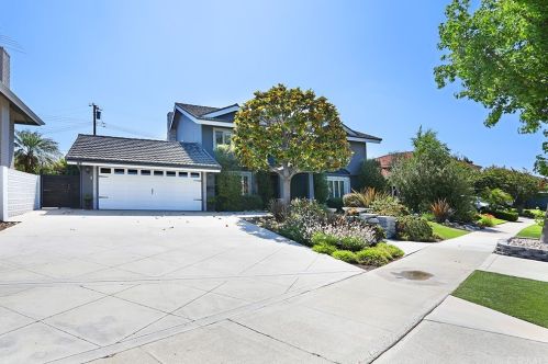 327 Violet Ln, Orange, CA 92869-4760