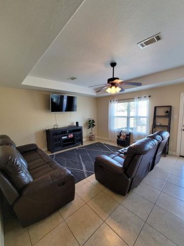 6114 Fox Ridge Dr, Angleton TX 77515-2512 exterior