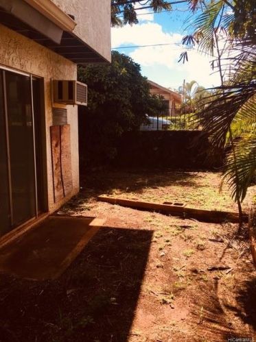 1102 19th Ave, Honolulu HI  96816-4609 exterior