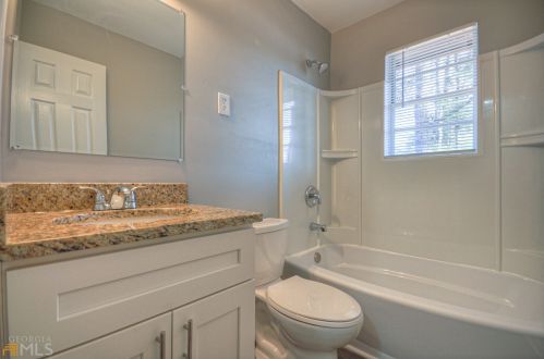 6140 Hillandale Dr, Atlanta GA  30349-4250 exterior
