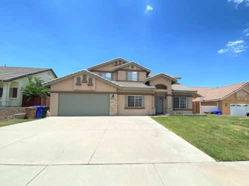 12878 Brooks Ln, Yucaipa, CA 92399-2007