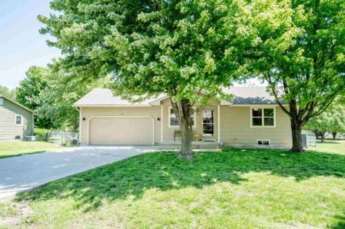 620 Highland Dr, Andover, KS 67002-7837