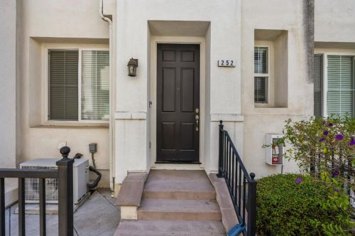252 Parc Place Dr, Milpitas, CA 95035-3851
