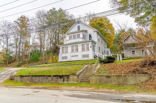 435 School St, Putnam, CT 06260-1349