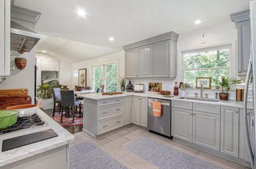 4142 Haverhill Dr, Atlanta GA  30342-3818 exterior