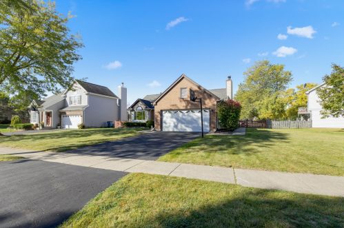 2017 Pennsbury Ln, Hanover Park, IL 60133-6712