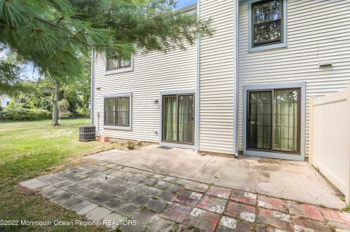 7 Old Orch Ln, Tinton Falls NJ 07712-2569 exterior