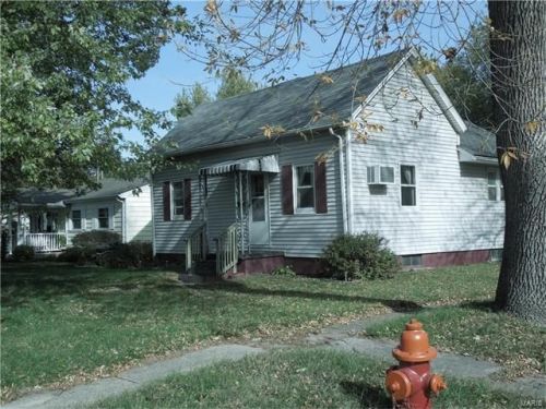 200 Cedar St, Coalton, IL 62075-1211