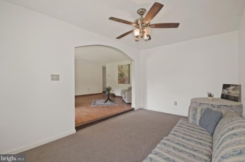39 Hillman Ct, Aberdeen MD  21001-2406 exterior