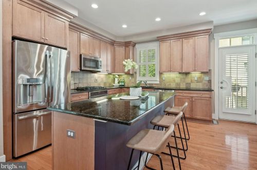 2737 Linden Ln, Silver Spring MD 20910-1212 exterior