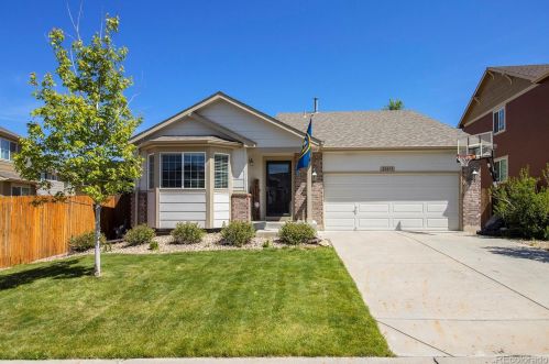 21413 Nassau Pl, Aurora, CO 80013-7487
