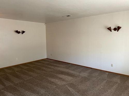 211 Judith Ln, Modesto, CA 95350-4426