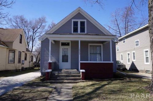 1023 3 St, Pekin IL  61554-4433 exterior