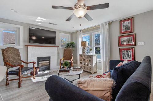 2906 8th Ave, Fort Worth, TX 76110-3450