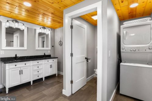 1034 Toms Knob Approach, Lost City WV 26810-8428 exterior