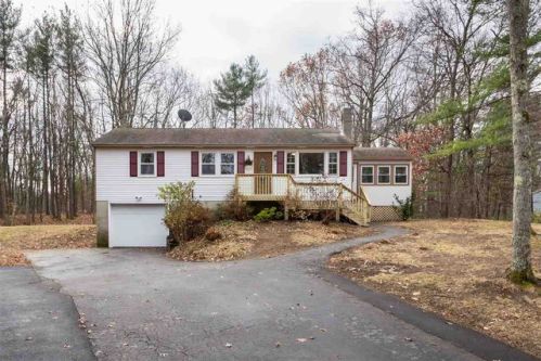 11 Al St, Derry, NH 03038-5270