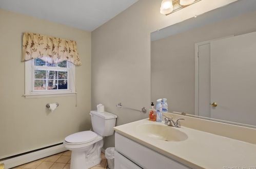 54 Saginaw St, Wapping CT  06074-2122 exterior