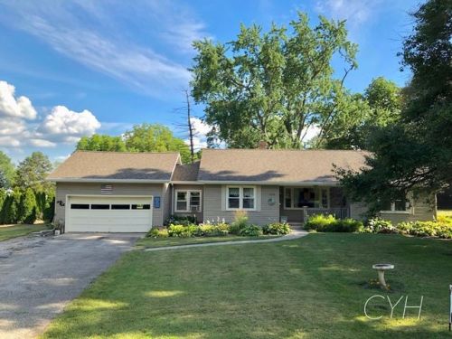 308 Roosevelt Ave, Onarga, IL 60955-1335