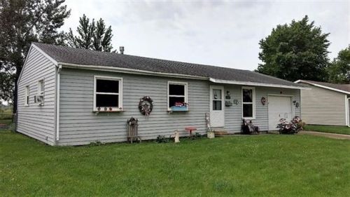 936 Avenue, Hillcrest, IL 61068-1923