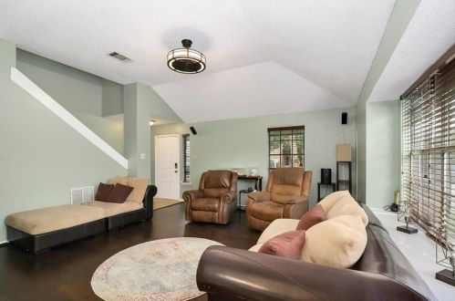 4700 Fallenash Dr, Austin TX  78725-1726 exterior