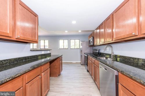 5612 Thicket Ln, Columbia MD  21044-2527 exterior