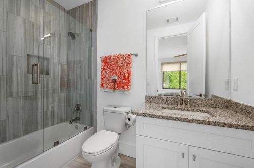 1889 Bixby St, Atlanta GA  30317-2247 exterior