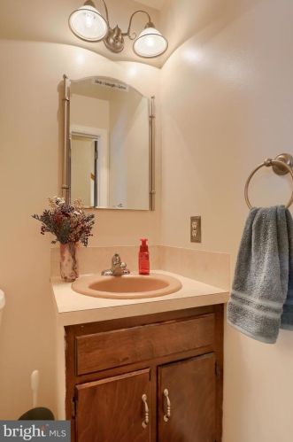 1650 Stony Battery Rd, Lancaster PA  17601-1287 exterior