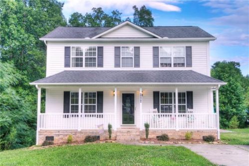 1080 Charter Oaks Dr, Randleman, NC 27317-8222